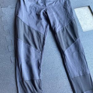 Black leggings with mesh